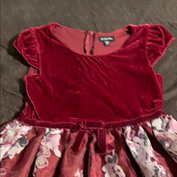 Beautiful wine color with flowers dress - Picture 4 of 4